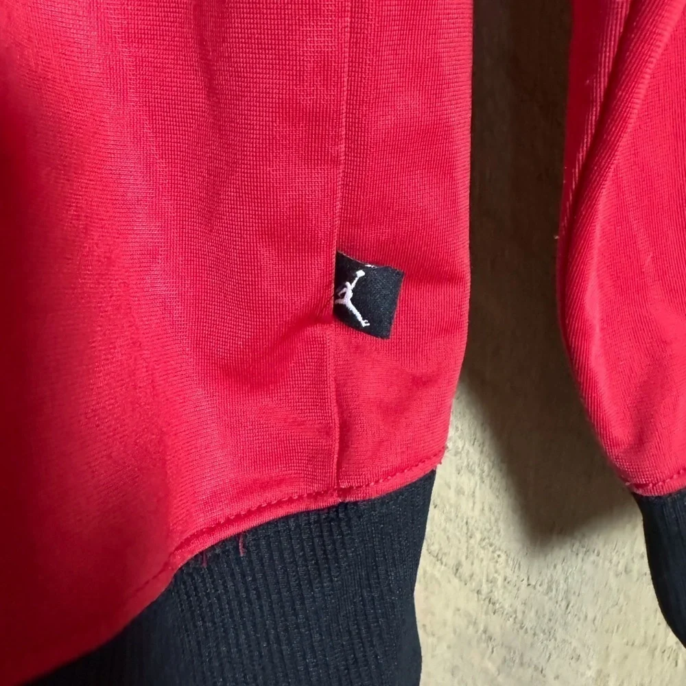 Air Jordan lightweight jacket Red with JumpMan logo size Large (16 / 18)